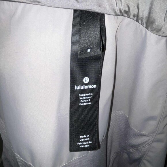 Lululemon Everyday Getaway Jacket Dark Chrome – VEUC! – Size 8 - Picture 10 of 15